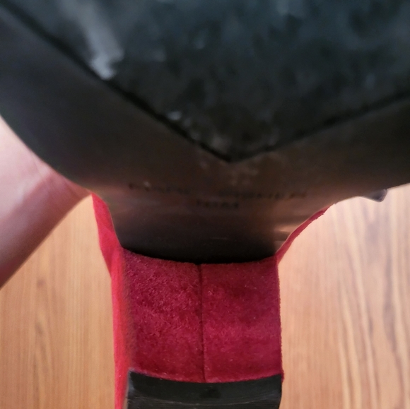 Mid Heel Suede Pointy Red Booties - Picture 10 of 12